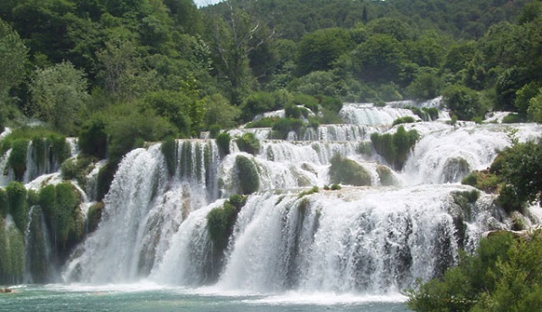 Tsang: “Geld voor herstel weg naar Nickerie hebben we op dit moment niet”