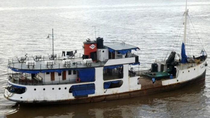 Veerboot met 116 opvarenden kapseist in Guyana: 63 mensen nog vermist