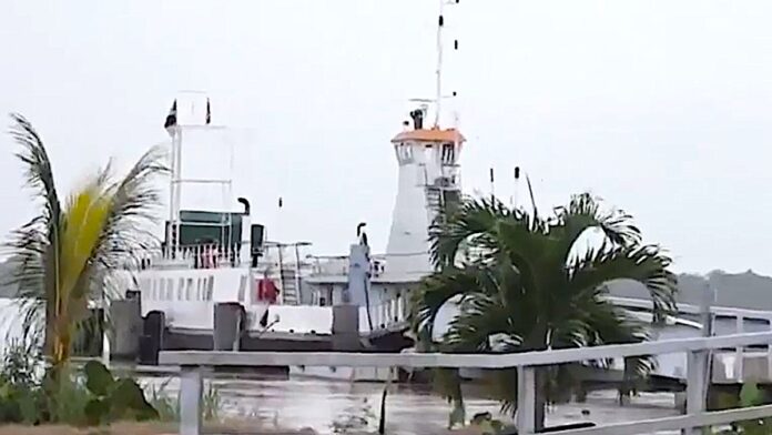 Veerdienst Guyana-Suriname hervat na opheffing verbod op M.V. Canawaima
