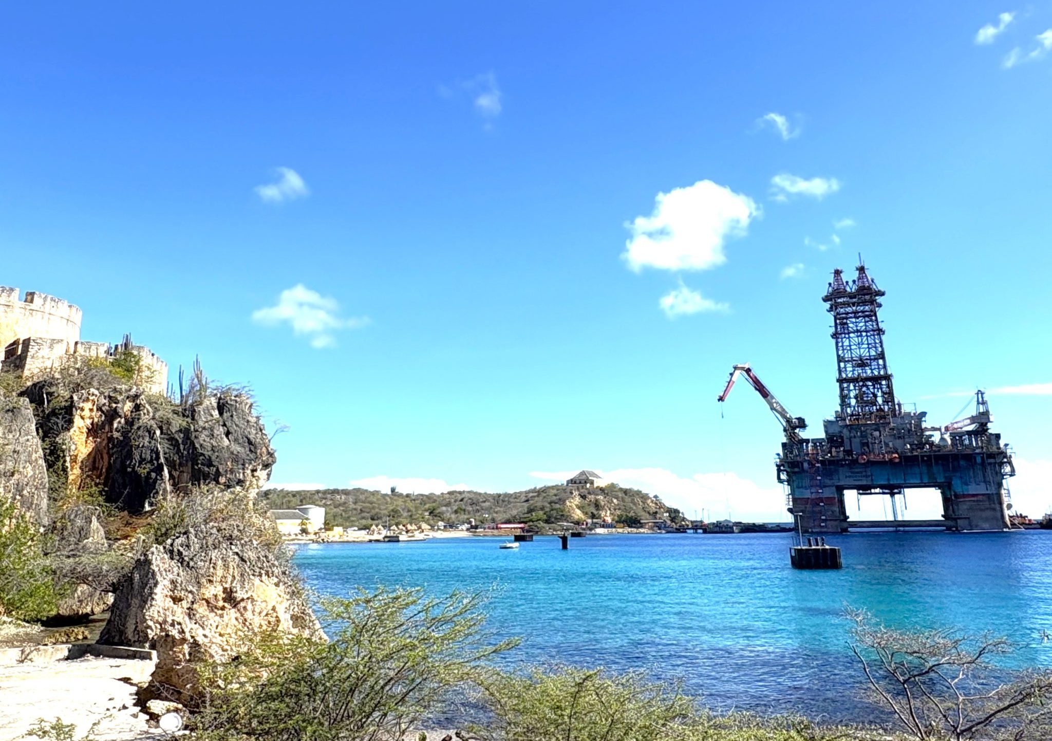 Noble Discoverer uit Curaçao maakt zich klaar voor drie jaar boorwerk voor Suriname