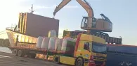 Volledige lading 385 ton illegaal ingevoerde rijst onder politiebewaking bij FAI